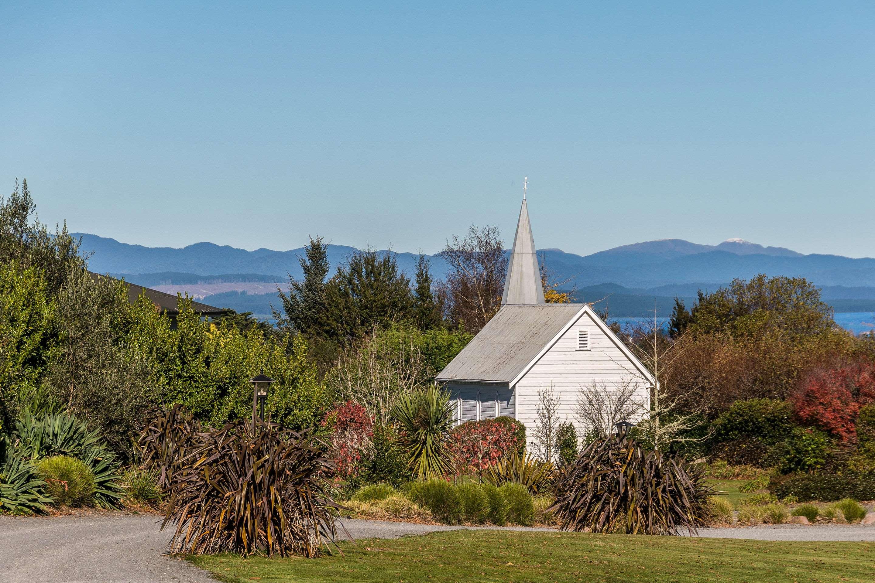 Huka Falls Resort Taupo Ngoại thất bức ảnh The church in 2014
