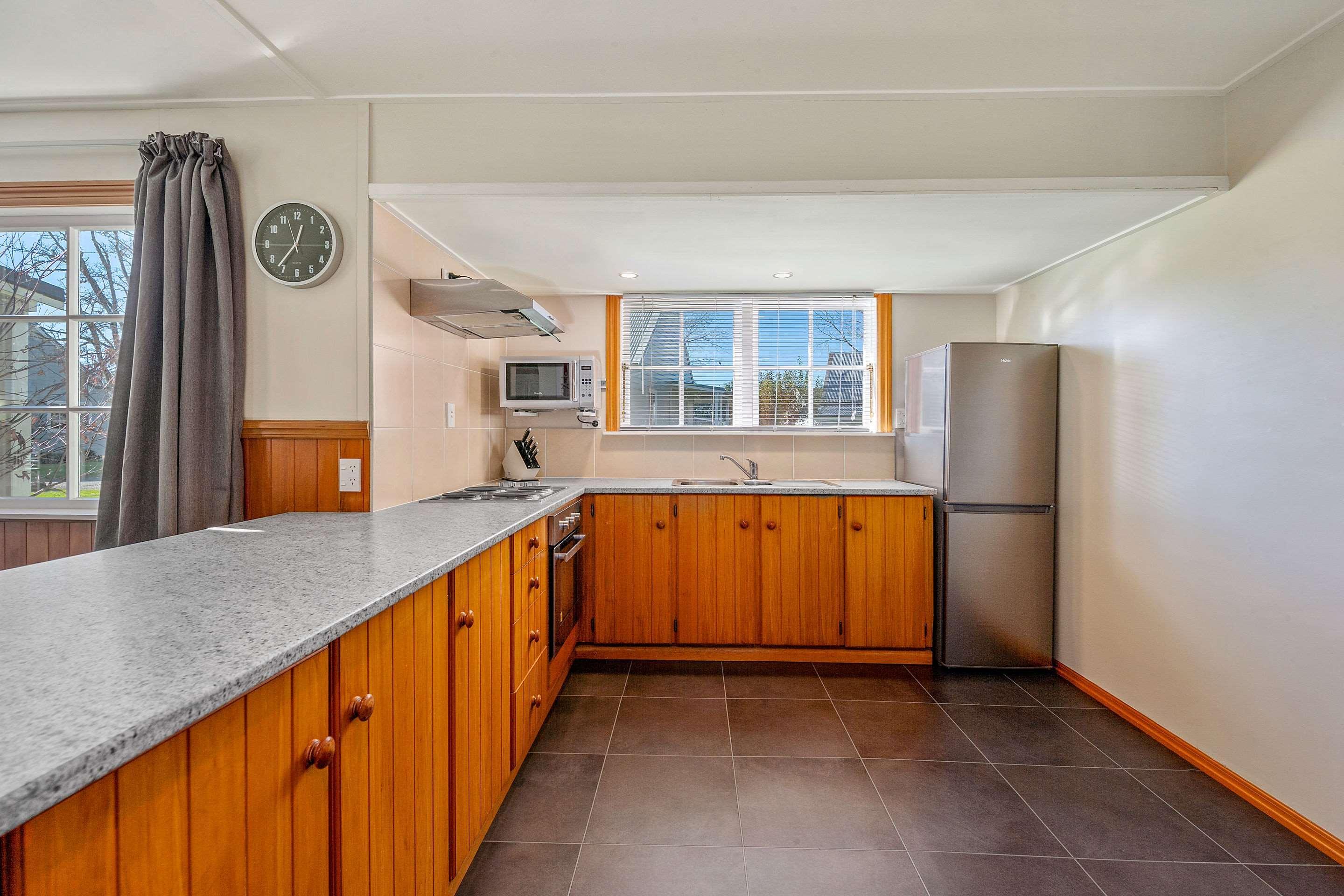 Huka Falls Resort Taupo Ngoại thất bức ảnh The kitchen at the station