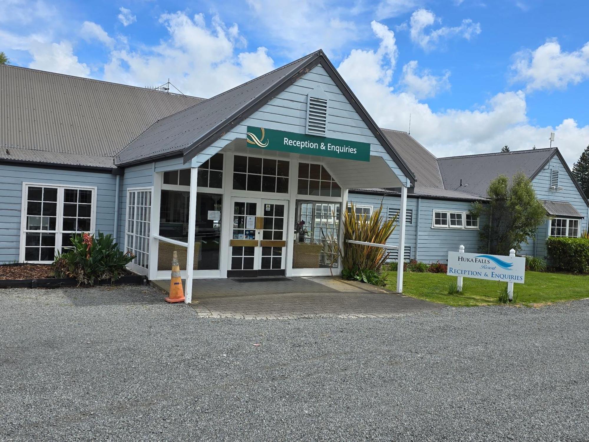 Huka Falls Resort Taupo Ngoại thất bức ảnh Reception and Enquiries